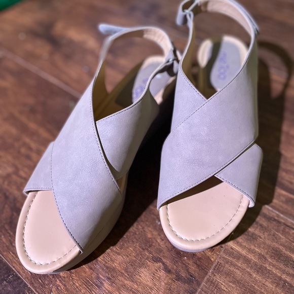 Shoes - Taupe Wedge platform Sandals Size 9